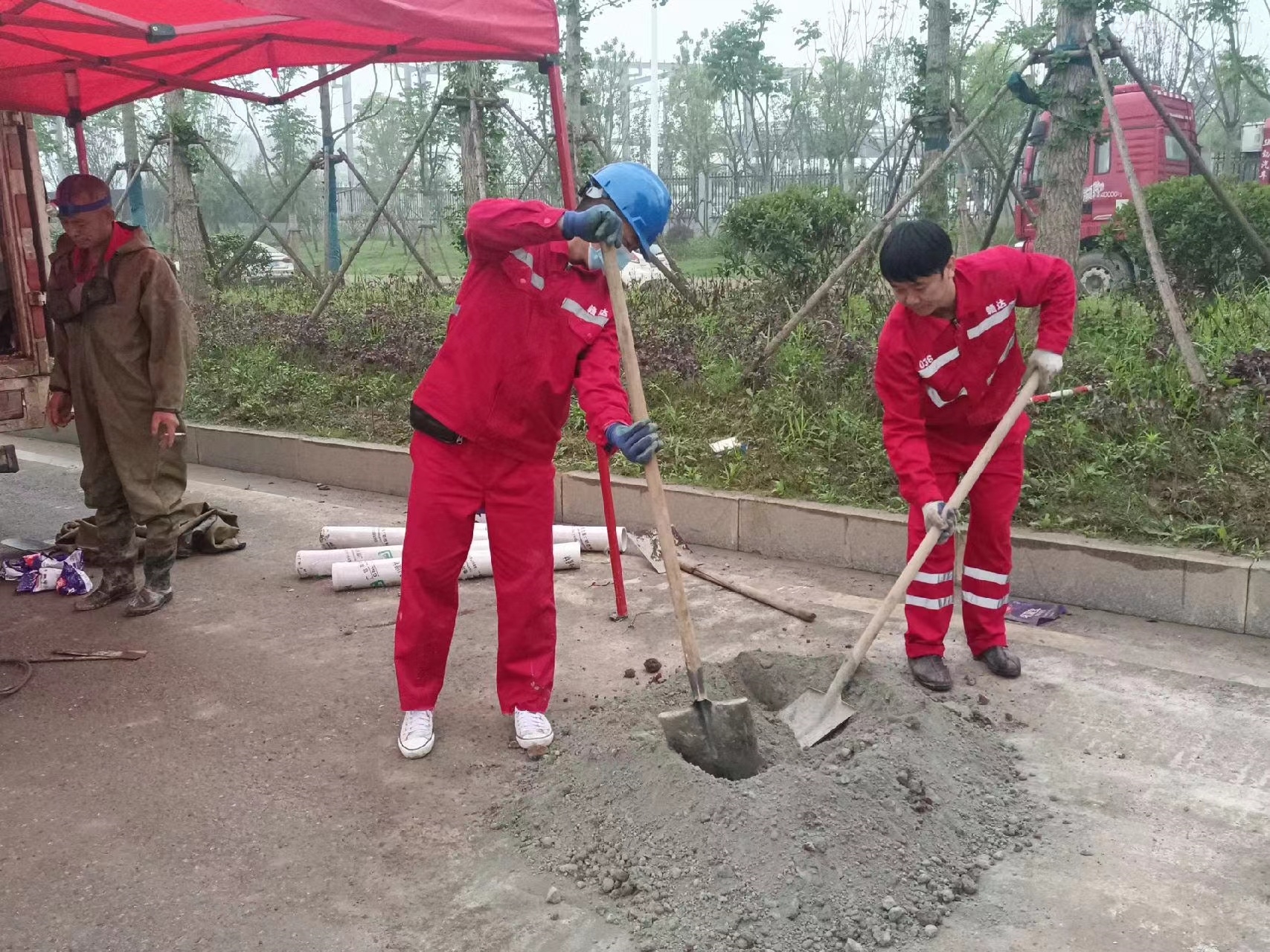 市中管道疏通哪家好】及时进行市政管道清淤